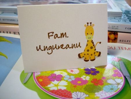 Card masa cu girafa galben si maro - poza 1