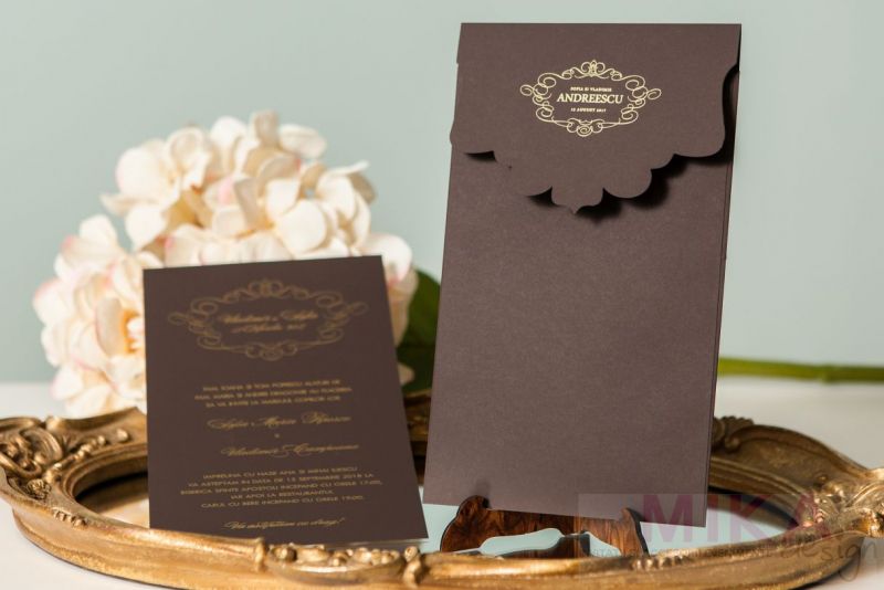 Invitatii nunt eleganta maro cu design auriu - poza 4
